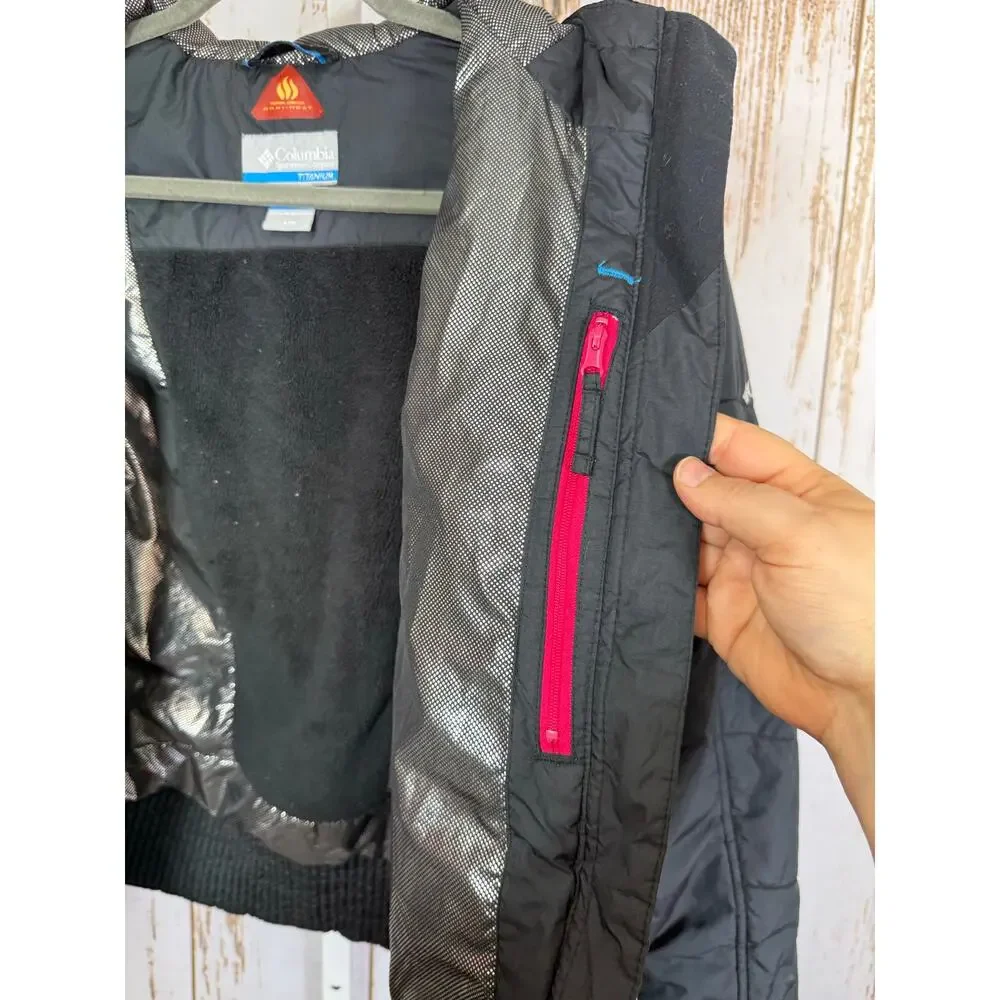 Columbia Titanium Omni Heat Winter Coat. Size 14/16. Good used condition!